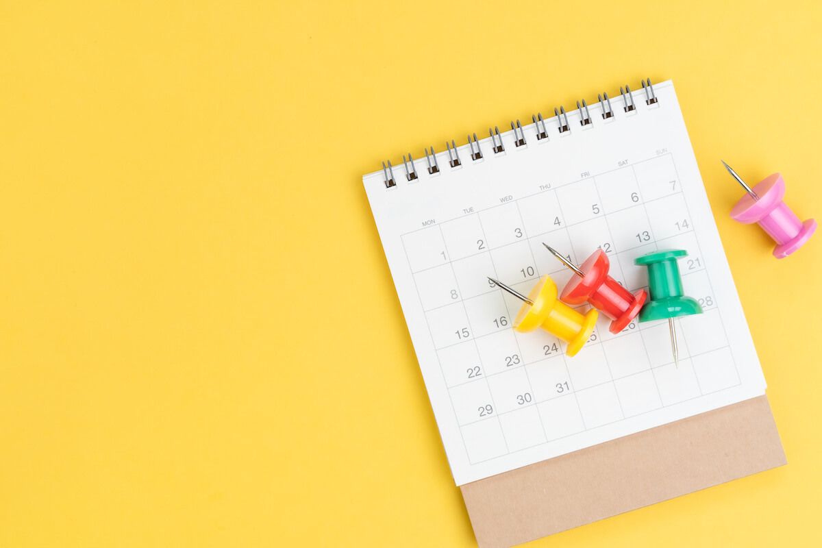 Task batching: calendar with thumbtacks